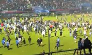 Estampida en partido de fútbol deja al menos 129 muertos en Indonesia