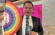 México emite el primer pasaporte a una persona con género no binario