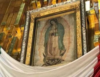 La historia de la aparición en el año 1531 que dio origen a la veneración de la Virgen de Guadalupe y que se celebra este viernes en México